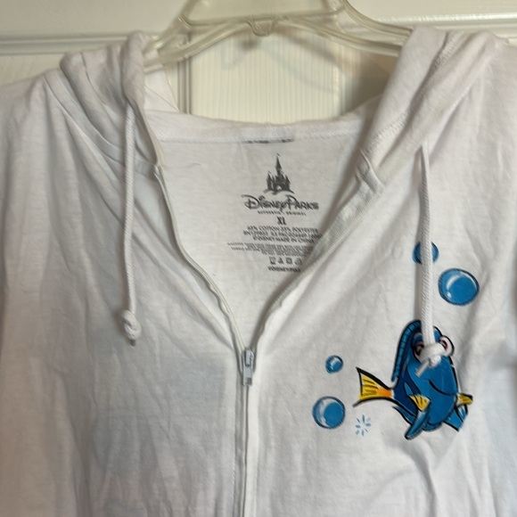 Disney Parks women’s white Dory lightweight full zip hoodie size XL - Picture 2 of 8